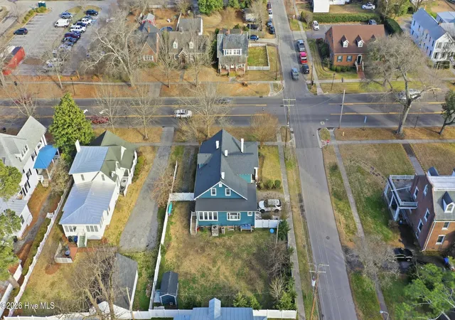 Photo 4 of Single family home for sale at 501 N Broad St, Edenton, NC 27932 | MLS# 100600514 | Listing updated on 2026-10-01