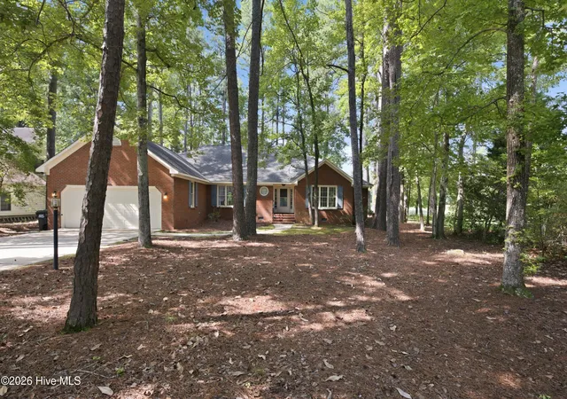 Photo 2 of Single family home for sale at 307 Augusta Ct, New Bern, NC 28562 | MLS# 100600451 | Listing updated on 2026-09-09