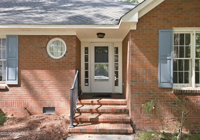 Photo 3 of Single family home for sale at 307 Augusta Ct, New Bern, NC 28562 | MLS# 100600451 | Listing updated on 2026-09-09