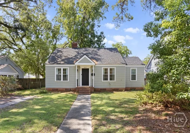 Photo 1 of Single family home for sale at 307 Columbus Dr, Savannah, GA 31405 | MLS# SA362787 | Listing updated on 2026-09-12