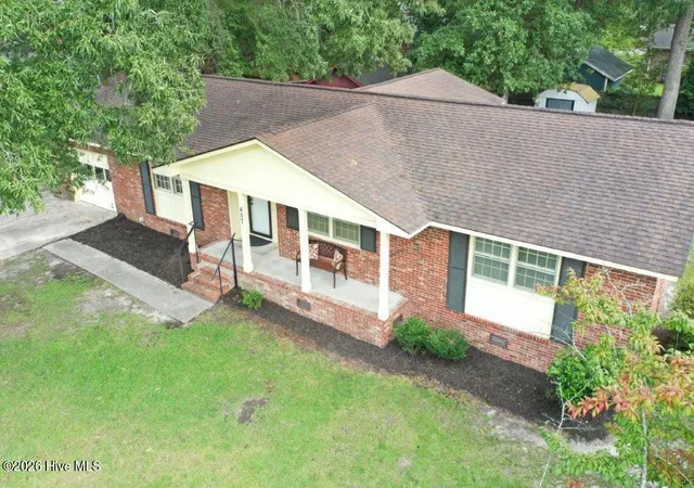 Photo 4 of Single family home for sale at 407 W Northern Blvd, Tarboro, NC 27886 | MLS# 100602668 | Listing updated on 2026-09-10