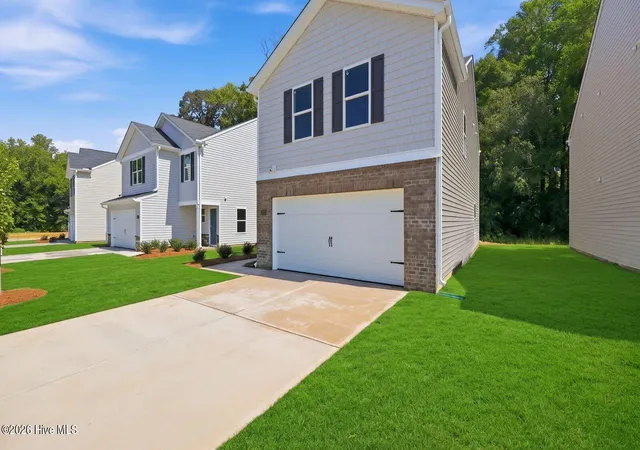 Photo 3 of Single family home for sale at 2113 Montalvan Dr, Greenville, NC 27834 | MLS# 100582150 | Listing updated on 2026-09-21
