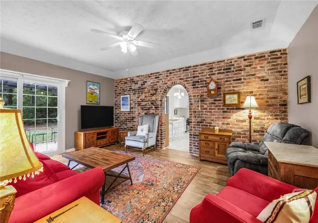 Photo 4 of Single family home for sale at 26 River Oaks Rd, Savannah, GA 31410 | MLS# SA365897 | Listing updated on 2026-10-16