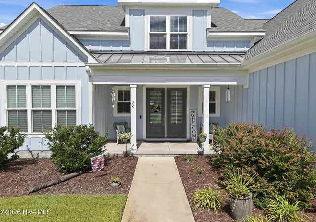 Photo 3 of Single family home for sale at 39 Stratford Pl, Hampstead, NC 28443 | MLS# 100600250 | Listing updated on 2026-09-10