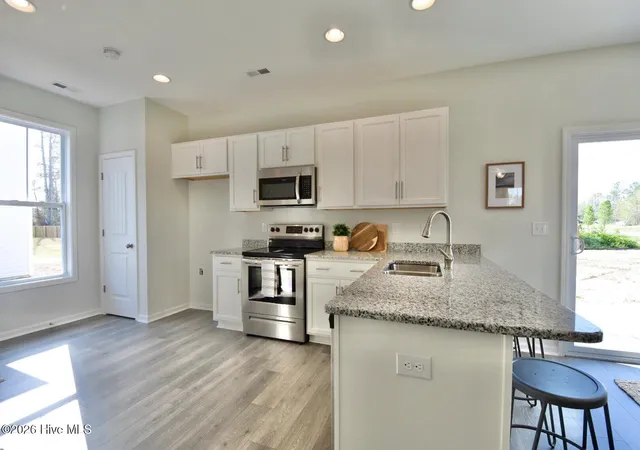 Photo 3 of Single family home for sale at 109 Bristol Bay Dr, Lake Waccamaw, NC 28450 | MLS# 100602028 | Listing updated on 2026-09-11