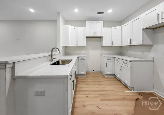 Photo 4 of Single family home for sale at 2139 Cullman St, Savannah, GA 31415 | MLS# SA363977 | Listing updated on 2026-09-04