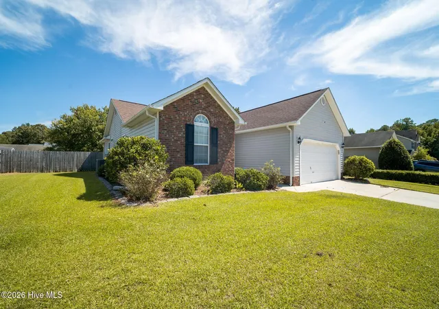 Photo 2 of Single family home for sale at 104 Fieldgate Dr, Jacksonville, NC 28546 | MLS# 100602445 | Listing updated on 2026-09-11