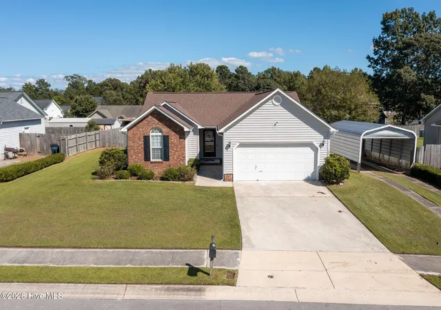 Photo 3 of Single family home for sale at 104 Fieldgate Dr, Jacksonville, NC 28546 | MLS# 100602445 | Listing updated on 2026-09-11