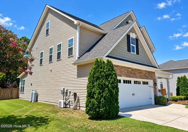 Photo 3 of Single family home for sale at 30 Silo Ct, Hampstead, NC 28443 | MLS# 100602152 | Listing updated on 2026-09-13