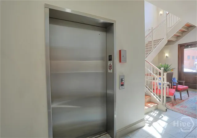Listing Photo 2 - Condo for sale in building located at 204 W Broughton St, Savannah, GA 31401 - Unit #201
