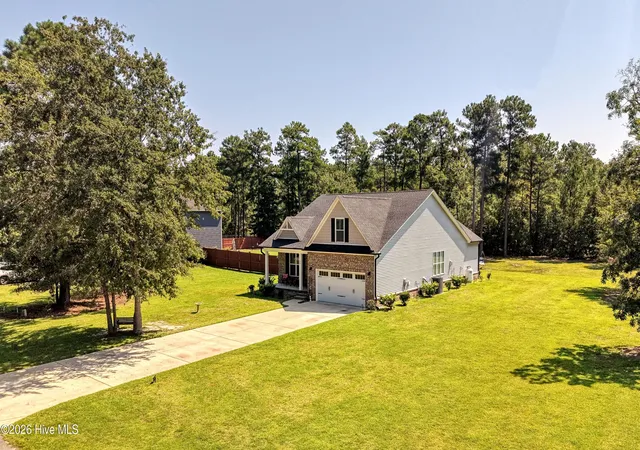 Photo 2 of Single family home for sale at 25 S Beatrice Dr, Rocky Point, NC 28457 | MLS# 100601015 | Listing updated on 2026-09-14