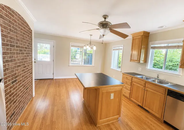 Photo 3 of Single family home for sale at 1405 N Overlook Dr, Greenville, NC 27858 | MLS# 100601154 | Listing updated on 2026-09-08