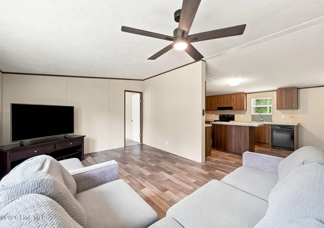 Photo 3 of Manufactured home for sale at 564 Pond Rd, Rocky Point, NC 28457 | MLS# 100601123 | Listing updated on 2026-09-03