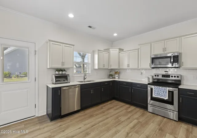 Photo 4 of Single family home for sale at 228 Coastline Cir, Swansboro, NC 28584 | MLS# 100611423 | Listing updated on 2026-10-21