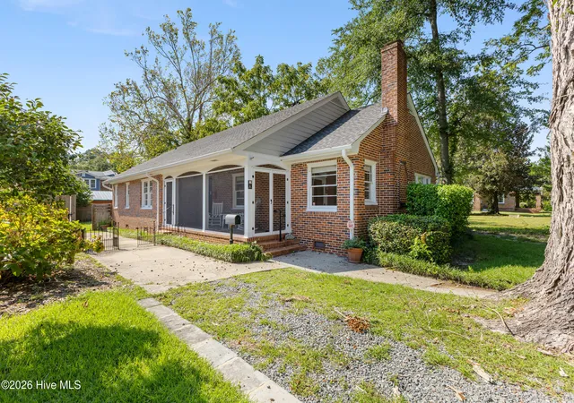 Photo 3 of Single family home for sale at 6 Keaton Ave, Wilmington, NC 28403 | MLS# 100601508 | Listing updated on 2026-09-15