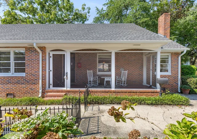 Photo 3 of Single family home for sale at 6 Keaton Ave, Wilmington, NC 28403 | MLS# 100601508 | Listing updated on 2026-09-15
