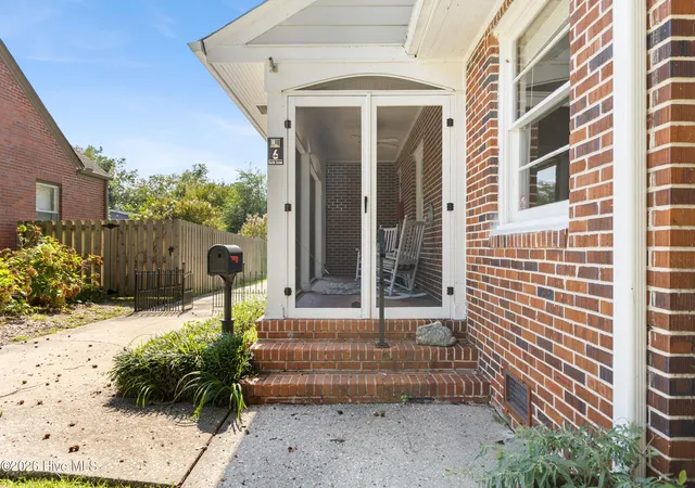 Photo 4 of Single family home for sale at 6 Keaton Ave, Wilmington, NC 28403 | MLS# 100601508 | Listing updated on 2026-09-15