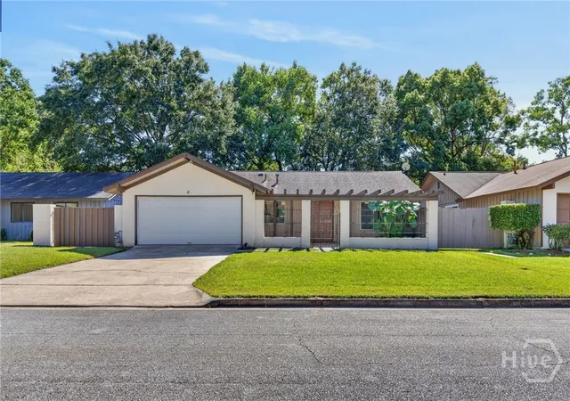 Photo 1 of Single family home for sale at 5 Marseilles Ct, Savannah, GA 31419 | MLS# SA365448 | Listing updated on 2026-10-10