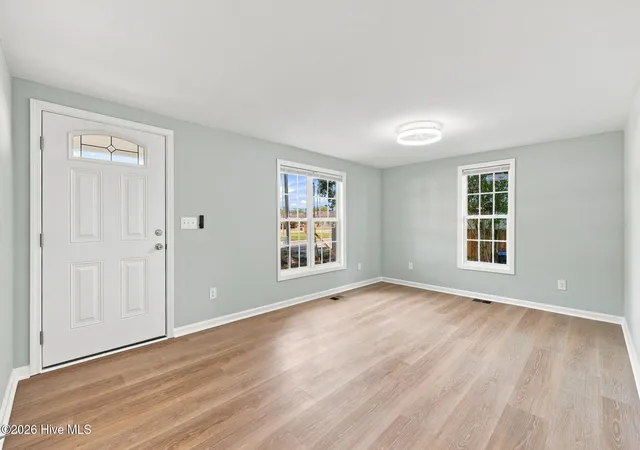 Photo 3 of Single family home for sale at 105 W Wallace St, Burgaw, NC 28425 | MLS# 100601539 | Listing updated on 2026-09-16