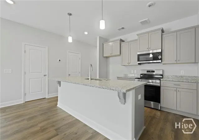 Photo 4 of Townhouse for sale at 154 Stone Crab Cir, Bloomingdale, GA 31302 | MLS# SA364593 | Listing updated on 2026-09-15