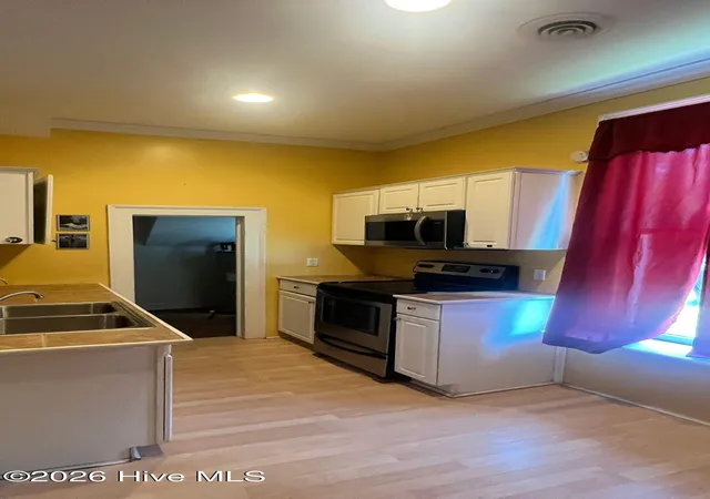 Photo 4 of Single family home for sale at 307 S Mitchell St, Fairmont, NC 28340 | MLS# 100601091 | Listing updated on 2026-09-20