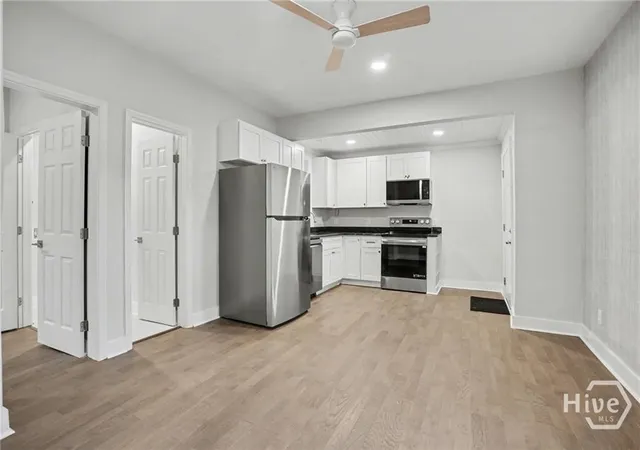 Photo 4 of Single family home for sale at 121 W 61st Street, Savannah, GA 31405 | MLS# SA362640 | Listing updated on 2026-09-17