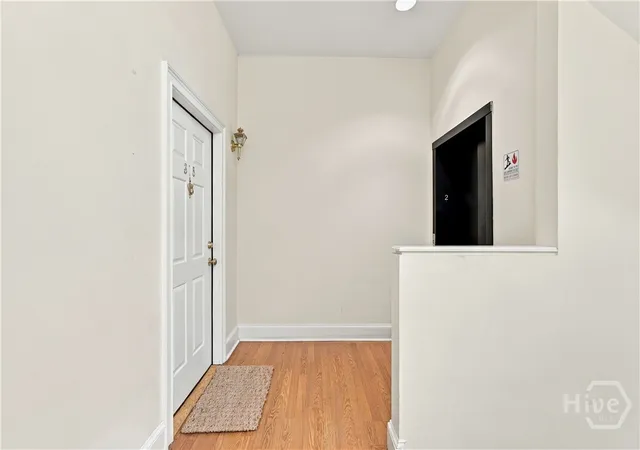 Photo 4 of Condo for sale at 318 W Jones St, Savannah, GA 31401 | MLS# SA366451 | Listing updated on 2026-10-28