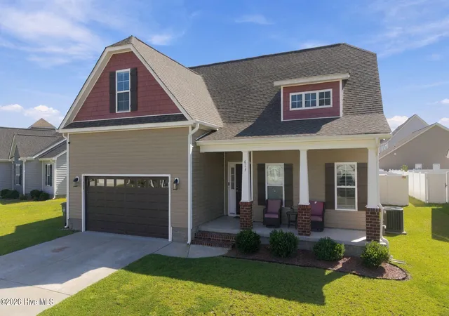 Photo 3 of Single family home for sale at 613 Knoll Cir, Greenville, NC 27858 | MLS# 100603217 | Listing updated on 2026-09-17