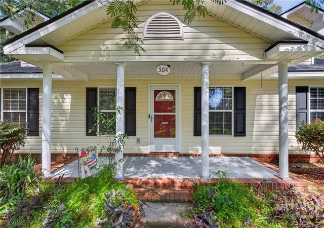 Photo 2 of Single family home for sale at 504 Lake Dr, Midway, GA 31320 | MLS# SA364173 | Listing updated on 2026-09-10