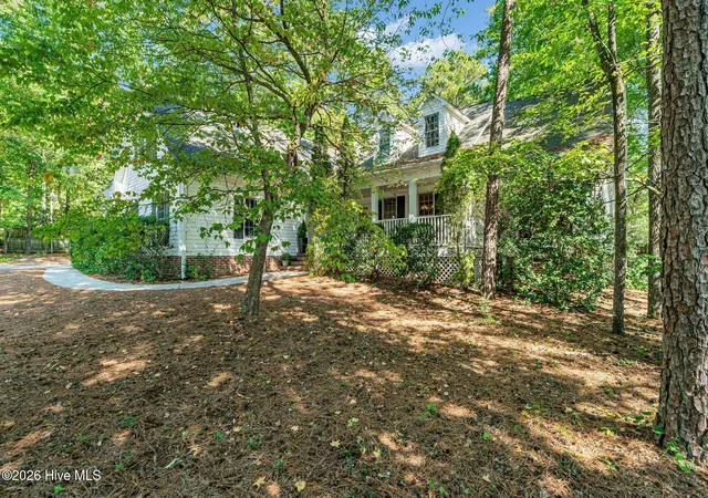 Photo 3 of Single family home for sale at 505 Elk Rd, Southern Pines, NC 28387 | MLS# 100608989 | Listing updated on 2026-10-19