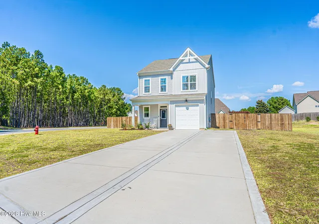 Photo 3 of Single family home for sale at 70 Walkabout Dr, Aberdeen, NC 28315 | MLS# 100605778 | Listing updated on 2026-10-19