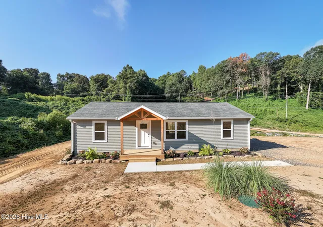 Photo 3 of Single family home for sale at 27 Betty Sue Deyton Rd, Robbinsville, NC 28771 | MLS# 100601955 | Listing updated on 2026-09-08