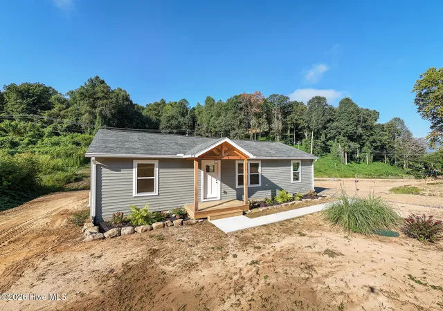 Photo 4 of Single family home for sale at 27 Betty Sue Deyton Rd, Robbinsville, NC 28771 | MLS# 100601955 | Listing updated on 2026-09-08