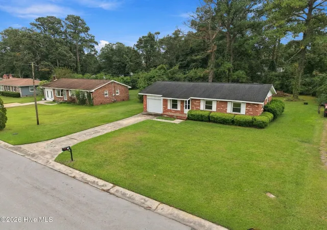 Photo 3 of Single family home for sale at 206 Sheffield Rd, Jacksonville, NC 28546 | MLS# 100608678 | Listing updated on 2026-10-21