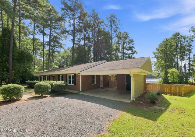 Photo 2 of Single family home for sale at 117 Lakeview Dr, Whispering Pines, NC 28327 | MLS# 100602764 | Listing updated on 2026-10-05
