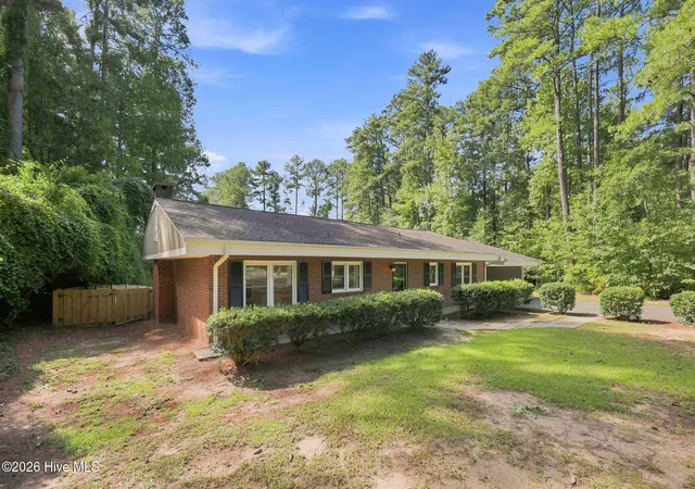 Photo 3 of Single family home for sale at 117 Lakeview Dr, Whispering Pines, NC 28327 | MLS# 100602764 | Listing updated on 2026-10-05