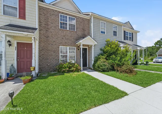 Townhouse for sale at 307 Bridgewood Dr, Jacksonville, NC 28546 | MLS# 100600995