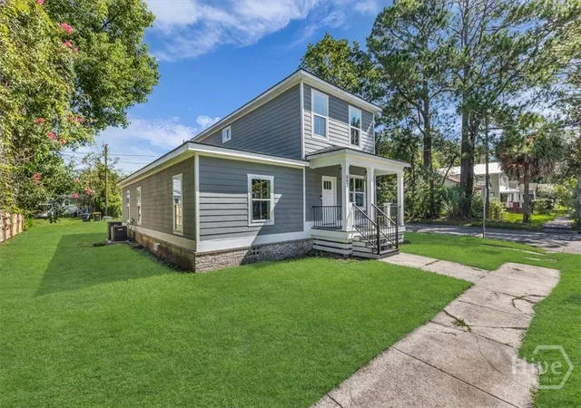 Photo 1 of Single family home for sale at 802 W 44th Street, Savannah, GA 31405 | MLS# SA364594 | Listing updated on 2026-09-15