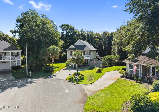 Photo 3 of Single family home for sale at 401 Donzi Ct, Carolina Beach, NC 28428 | MLS# 100602728 | Listing updated on 2026-09-25