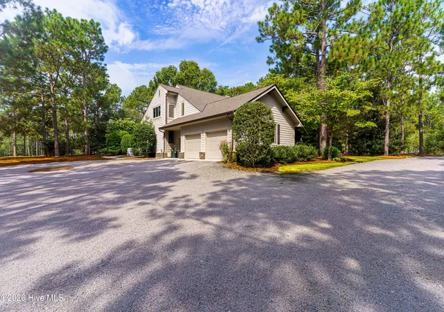Photo 3 of Single family home for sale at 35 Bel Air Dr, Pinehurst, NC 28374 | MLS# 100601345 | Listing updated on 2026-09-04