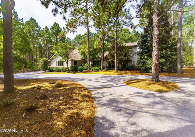 Photo 4 of Single family home for sale at 35 Bel Air Dr, Pinehurst, NC 28374 | MLS# 100601345 | Listing updated on 2026-09-04