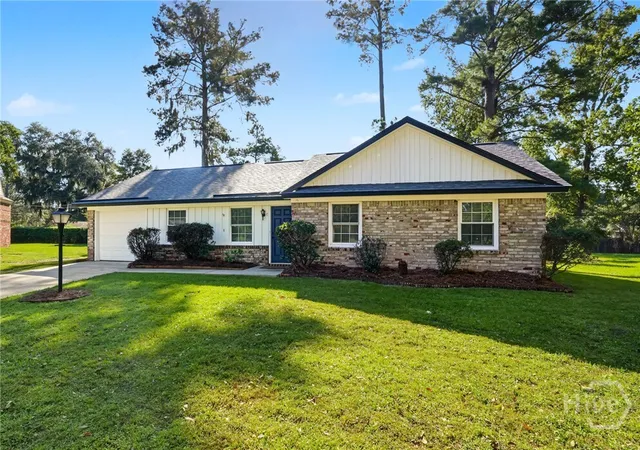 Photo 1 of Single family home for sale at 6 E Stillwood Cir, Savannah, GA 31419 | MLS# SA366493 | Listing updated on 2026-10-23