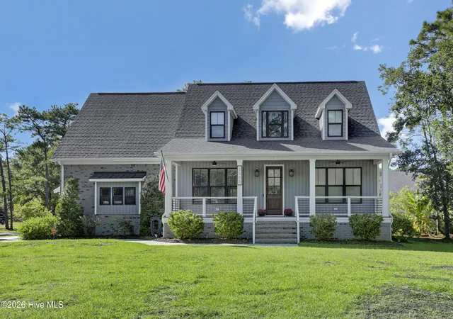 Photo 3 of Single family home for sale at 2005 Country Clb Dr, Hampstead, NC 28443 | MLS# 100602869 | Listing updated on 2026-09-11
