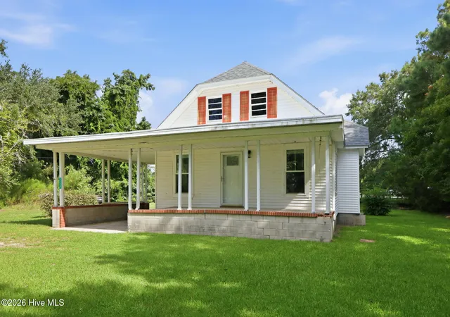 Single family home for sale at 1112 Wilson Ave, Morehead City, NC 28557 | MLS# 100601712