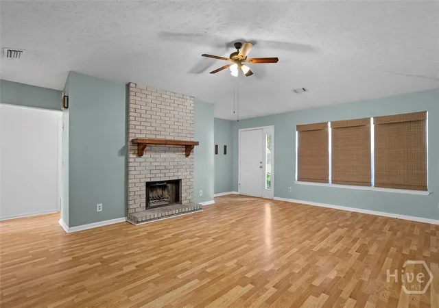 Photo 3 of Single family home for sale at 27 Jack Snipe Ct E, Richmond Hill, GA 31324 | MLS# SA363672 | Listing updated on 2026-09-04