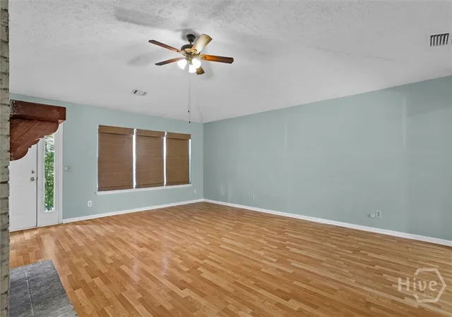 Photo 4 of Single family home for sale at 27 Jack Snipe Ct E, Richmond Hill, GA 31324 | MLS# SA363672 | Listing updated on 2026-09-04