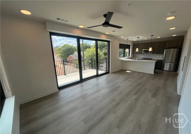 Listing Photo 2 - Condo for sale in building located at 220 Williams St, Athens, GA 30605 - Unit #E202
