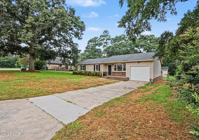 Photo 2 of Single family home for sale at 105 Lake Hurst Dr, Dudley, NC 28333 | MLS# 100603402 | Listing updated on 2026-09-14