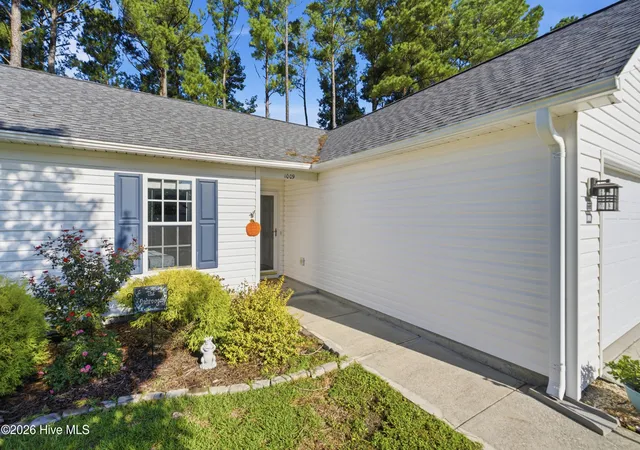 Photo 3 of Single family home for sale at 1009 Winterberry Cir, Leland, NC 28451 | MLS# 100602320 | Listing updated on 2026-09-16