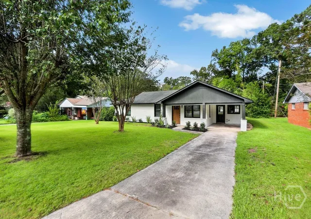Photo 2 of Single family home for sale at 109 Bowman Ave, Savannah, GA 31408 | MLS# SA363798 | Listing updated on 2026-09-02